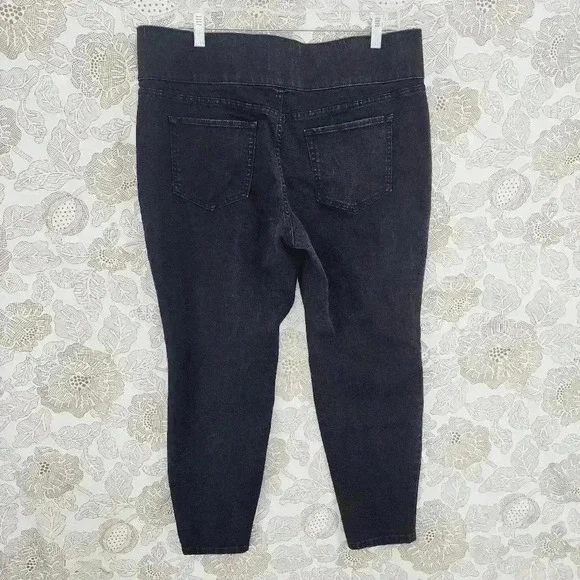 LOGO by Lori Goldstein Pull on Legging/ Jegging Crop Pants Women's 16P - Picture 2 of 9